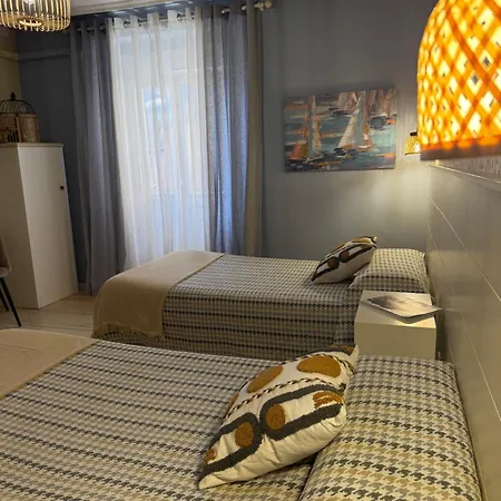 H. Boutique Puerta Del Sol 2*
