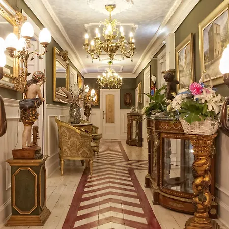 Guest house Boutique Puerta Del Sol 4*