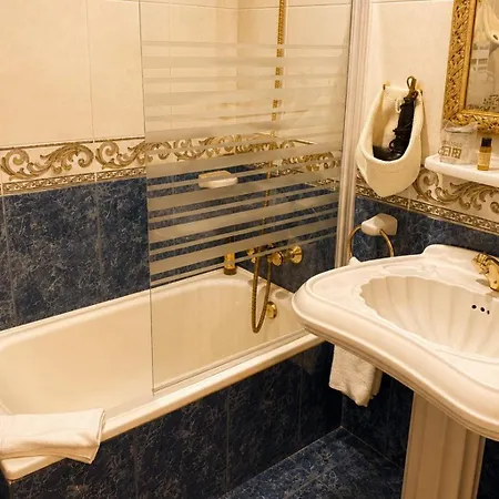 Boutique Puerta Del Sol 4* Torrelavega