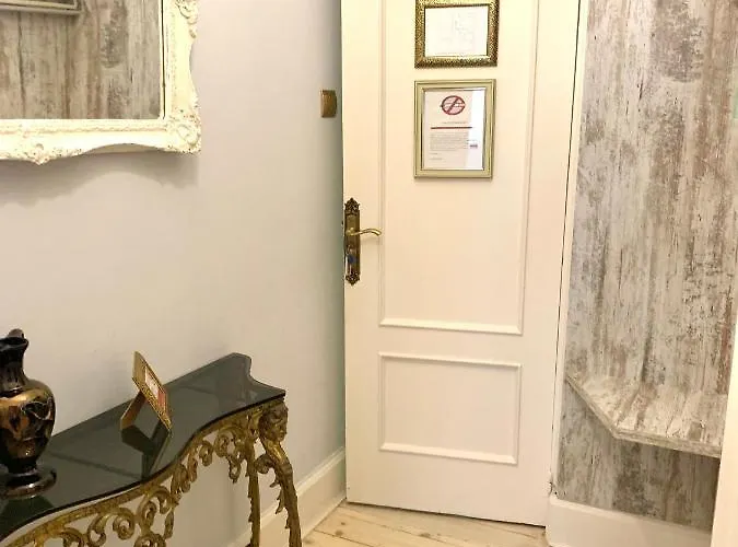 Boutique Puerta Del Sol 4* טורלאבגה